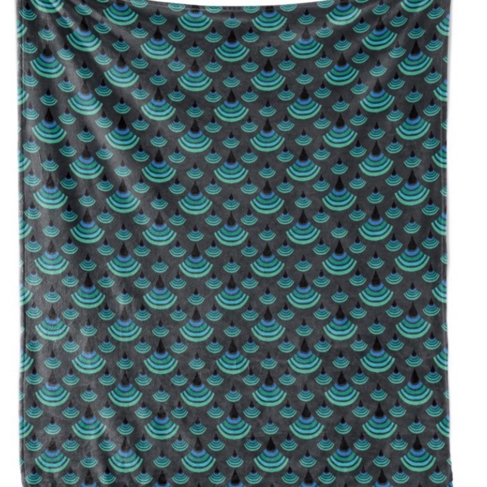 Ambesonne Super Soft,  Geometric Print, 70”x90” Blanket. New in Package.